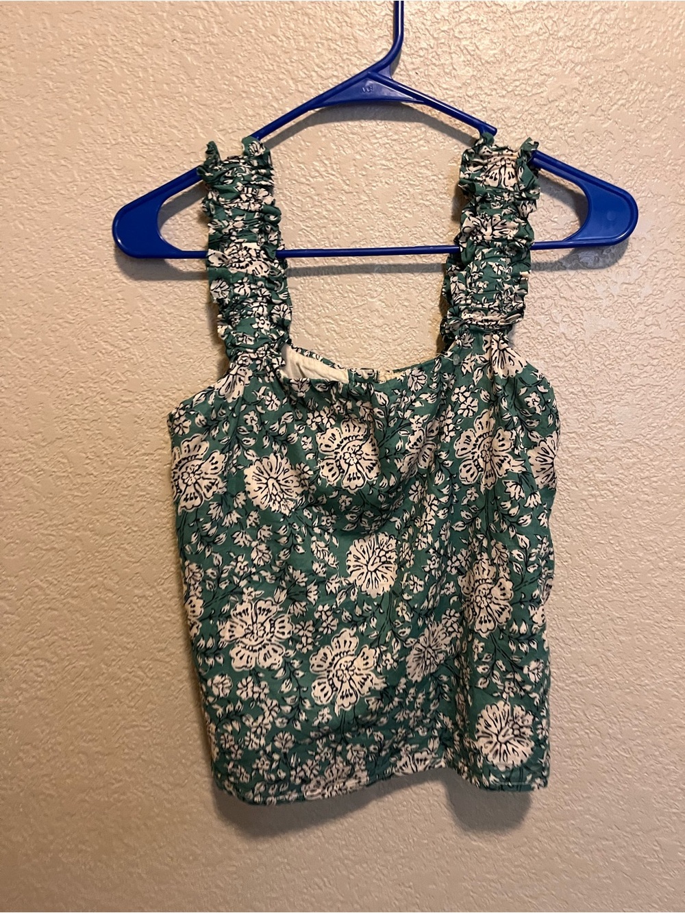 Evereve Green Floral Ruffled Strap Women's Tank Top